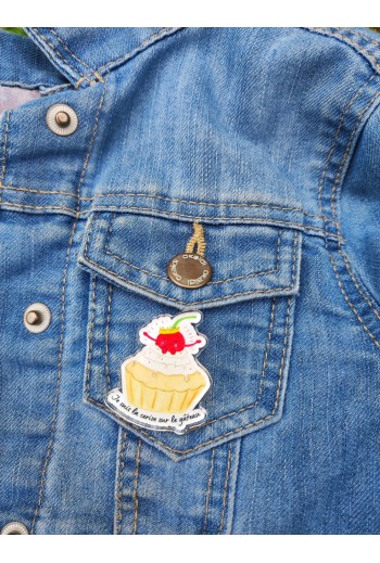 Pin's "Je suis la cerise...